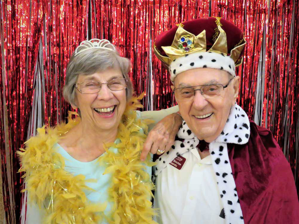 Residents enjoying activities and events at Willow Creek